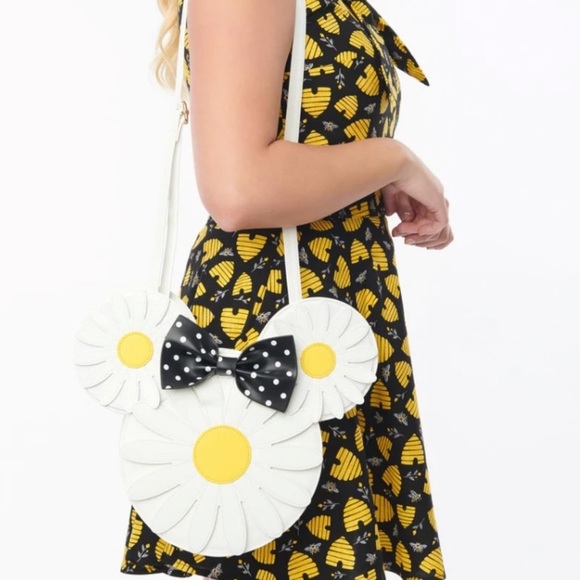 Loungefly Disney Daisy Minnie Mouse crossbody Bag - Picture 5 of 9